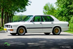 Image 30/51 of BMW M 535i (1985)