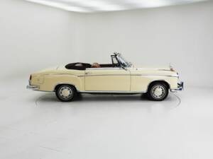 Afbeelding 6/15 van Mercedes-Benz 220 SE b (1961)