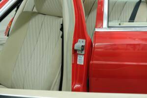 Bild 34/50 von Mercedes-Benz 260 SE (1986)