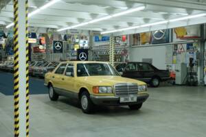 Bild 49/50 von Mercedes-Benz 380 SE (1983)