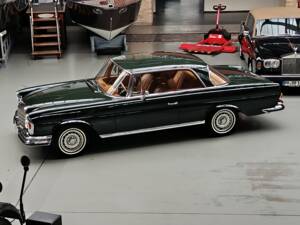 Image 4/54 of Mercedes-Benz 280 SE 3,5 (1970)