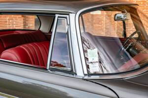 Image 9/86 of Mercedes-Benz 300 SE (1965)