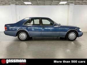 Image 5/15 de Mercedes-Benz 300 SE (1991)