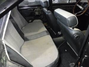 Image 12/40 of Alfa Romeo Giulia Nuova Super 1600 (1977)