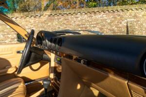 Bild 44/50 von Mercedes-Benz 380 SL (1982)