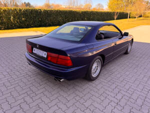 Image 13/69 of BMW 850i (1993)