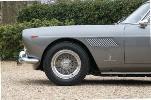 Image 22/50 of Ferrari 250 GT/E (1962)