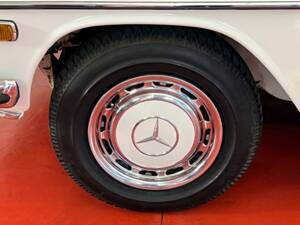 Bild 17/46 von Mercedes-Benz 220 D (1972)