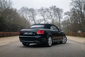 Image 29/39 of Audi S4 (2006)