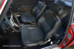 Bild 2/21 von Alfa Romeo 2000 GT Veloce (1974)