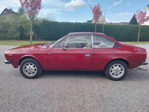 Bild 4/8 von Lancia Beta Coupe 1300 (1977)