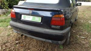 Image 37/50 of Volkswagen Golf III Cabrio 1.6 (1996)