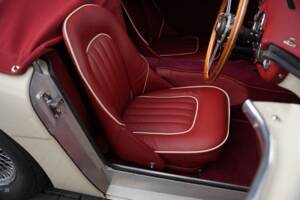Image 13/50 of Austin-Healey 100&#x2F;6 (BN6) (1958)