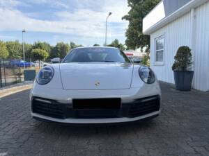 Image 6/12 of Porsche 911 Carrera (2023)
