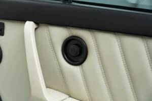 Bild 36/48 von Porsche 911 Carrera 2 (1990)