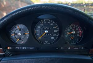 Image 15/26 of Mercedes-Benz 380 SLC (1981)