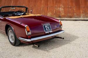 Image 44/51 of Maserati 3500 GTI Spyder Vignale (1963)