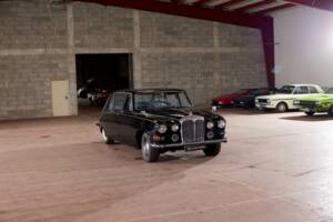 Image 27/70 of Daimler DS 420 (1976)