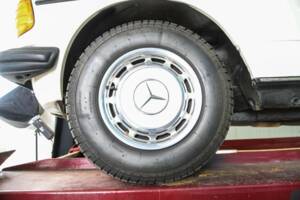 Image 46/50 of Mercedes-Benz 230 TE (1984)