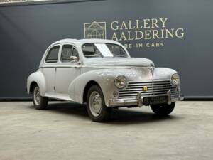 Bild 35/50 von Peugeot 203 C (1960)