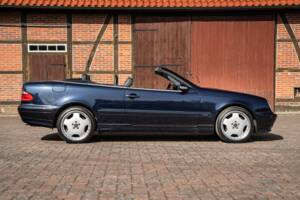 Bild 14/61 von Mercedes-Benz CLK 320 (2002)