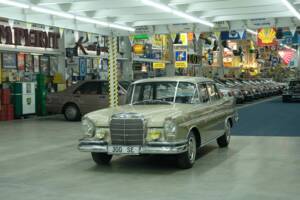 Image 3/50 of Mercedes-Benz 300 SE (1964)