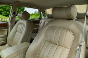 Image 22/50 of Jaguar XJ6 3.2 (1995)