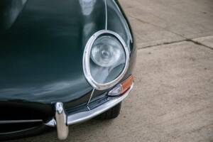 Image 22/36 de Jaguar E-Type (1967)