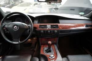 Image 32/45 of ALPINA B5 (2005)