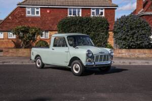 Image 4/29 of Morris Mini Van (1962)