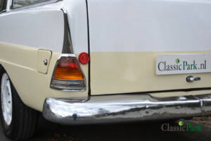 Image 37/47 of Mercedes-Benz 190 c (1963)