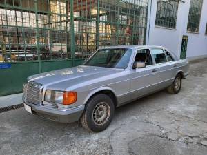 Image 3/30 of Mercedes-Benz 500 SEL (1985)