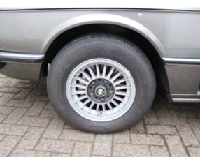 Bild 9/9 von BMW 528i (1979)