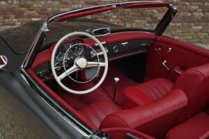 Image 27/50 of Mercedes-Benz 190 SL (1959)