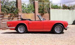 Image 2/50 de Triumph TR 6 (1973)
