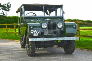 Image 2/13 of Land Rover 80 (1953)