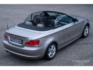 Image 8/33 de BMW 118i (2010)