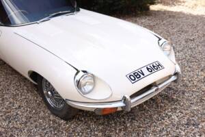 Image 32/50 de Jaguar Type E (2+2) (1970)