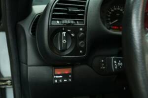 Immagine 22/50 di BMW 328i (1997)