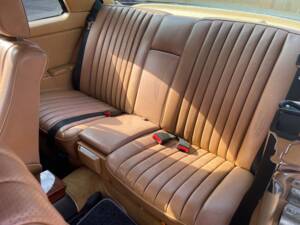 Image 7/20 de Mercedes-Benz 280 CE (1981)