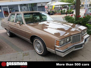 Image 8/15 of Pontiac Bonneville (1981)