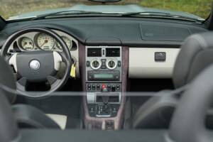 Obraz 43/50 pojazdu Mercedes-Benz SLK 230 Kompressor (1997)