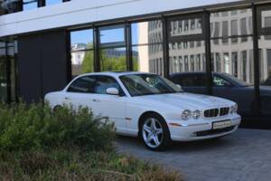 Imagen 24/77 de Jaguar XJ 8 4.2 (2005)