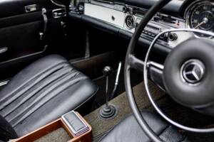 Image 39/50 of Mercedes-Benz 280 SL (1968)