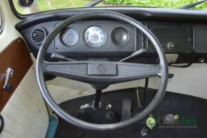 Bild 31/50 von Volkswagen T2b Camper (1976)