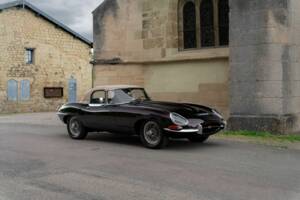 Imagen 3/50 de Jaguar E-Type 4.2 (1967)