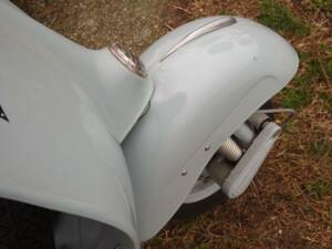 Image 32/50 de Piaggio Vespa 125 (1961)