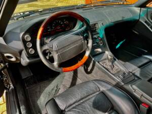 Image 12/31 of Porsche 928 GTS (1993)