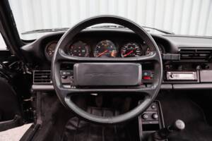 Image 72/108 de Porsche 911 Carrera 3.2 (1989)