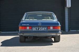 Bild 10/50 von Mercedes-Benz 280 CE (1983)